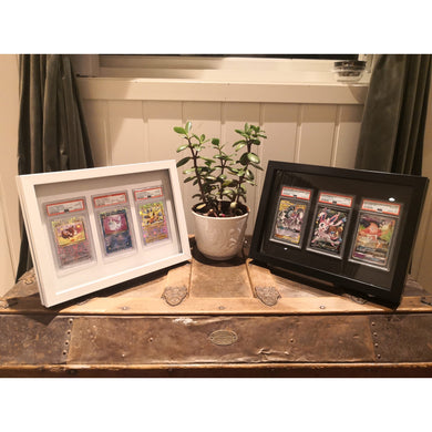 Ramme for 3 Graderte kort PSA og CGC  Hvit -  PokeGal.no